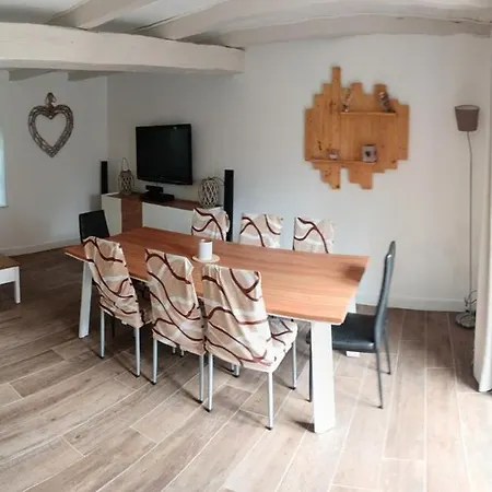 Сasa de vacaciones Maison Village